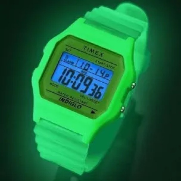 Timex T80 Glow In The Dark Watch - Picture 4 of 11